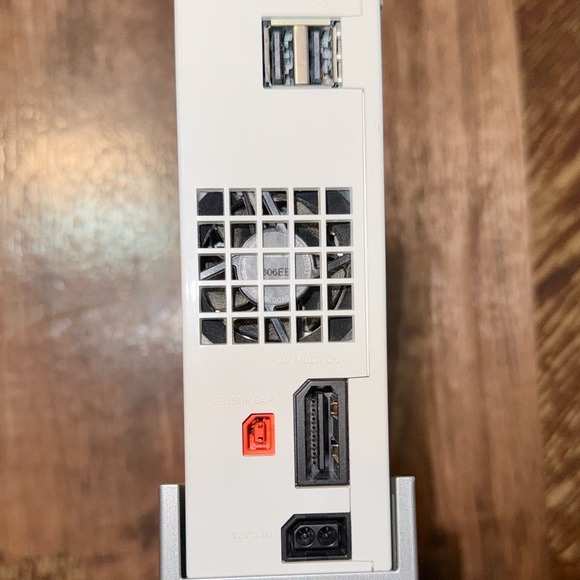 Nintendo Sleek White Console